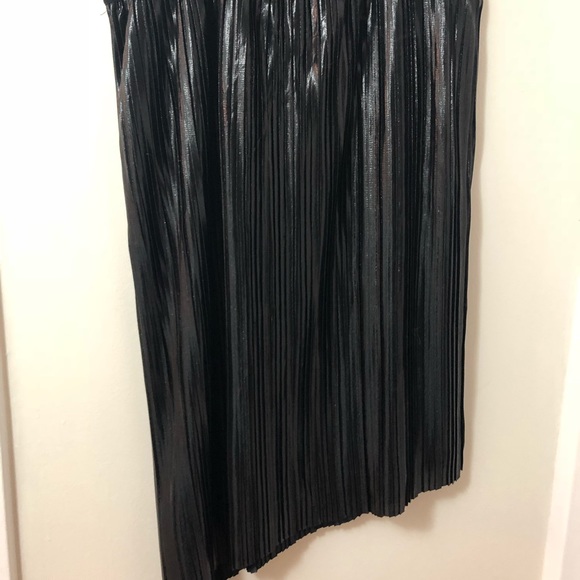 Black Love & Legend asymmetrical skirt - Picture 2 of 3